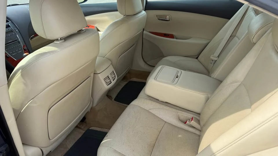 2011 Lexus ES 5th Gen - Image 6 of 6
