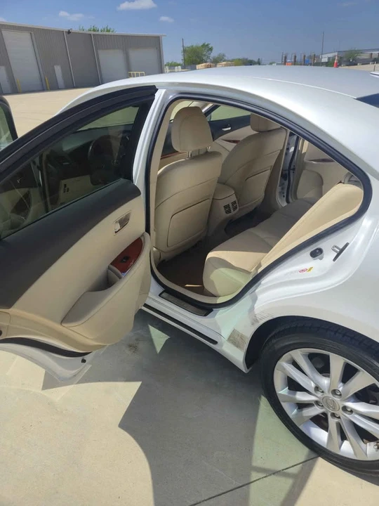 2011 Lexus ES 5th Gen - Image 5 of 20