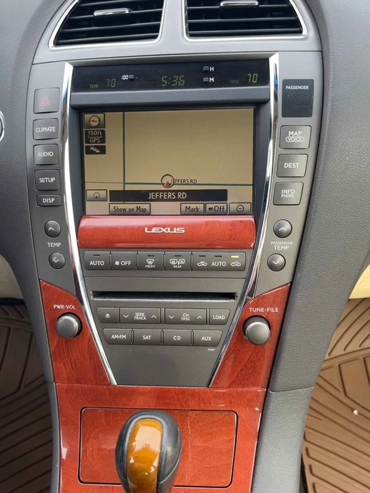 2011 Lexus ES 5th Gen - Image 13 of 14