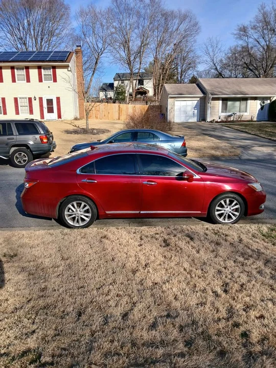 2011 Lexus ES 5th Gen - Image 5 of 11
