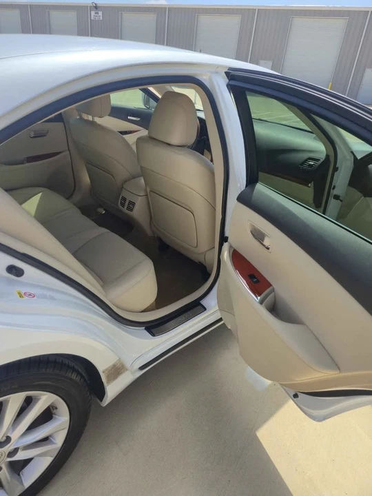 2011 Lexus ES 5th Gen - Image 4 of 20