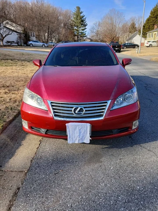2011 Lexus ES 5th Gen - Image 9 of 11