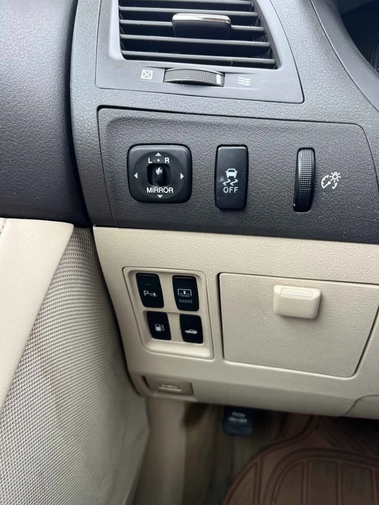 2011 Lexus ES 5th Gen - Image 10 of 14