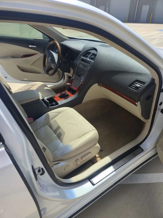 2011 Lexus ES 5th Gen - Image 3 of 20