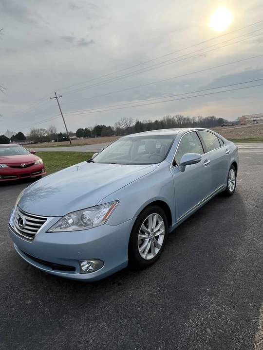 2011 Lexus ES 5th Gen - Image 2 of 14