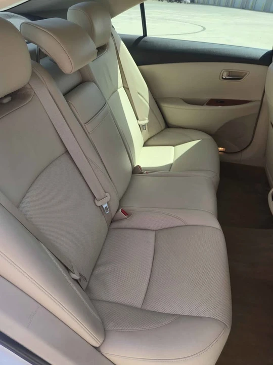 2011 Lexus ES 5th Gen - Image 13 of 20