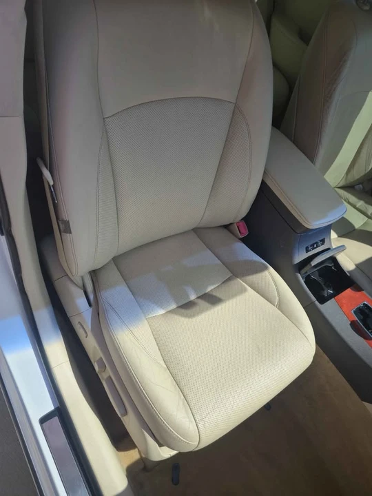 2011 Lexus ES 5th Gen - Image 14 of 20