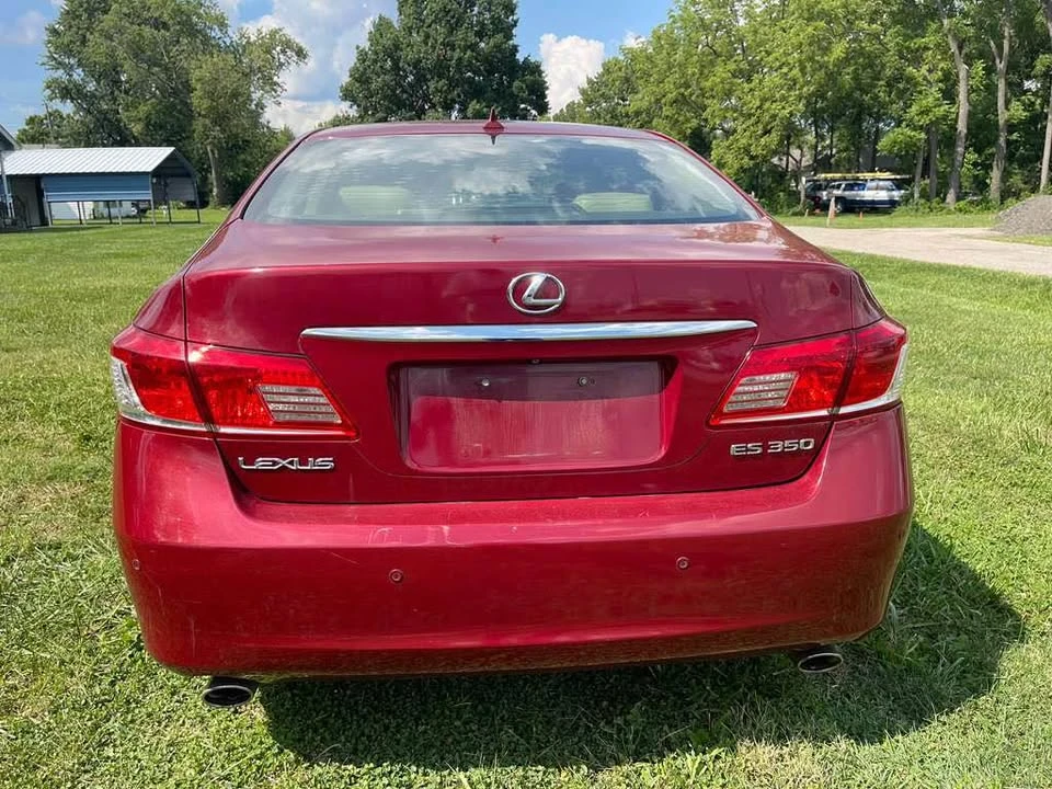 2011 Lexus ES 5th Gen - Image 2 of 14