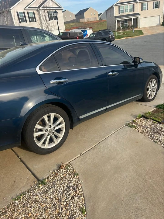 2011 Lexus ES 5th Gen - Image 3 of 5