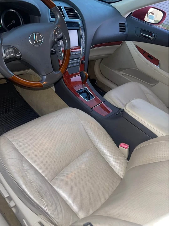 2011 Lexus ES 5th Gen - Image 13 of 14
