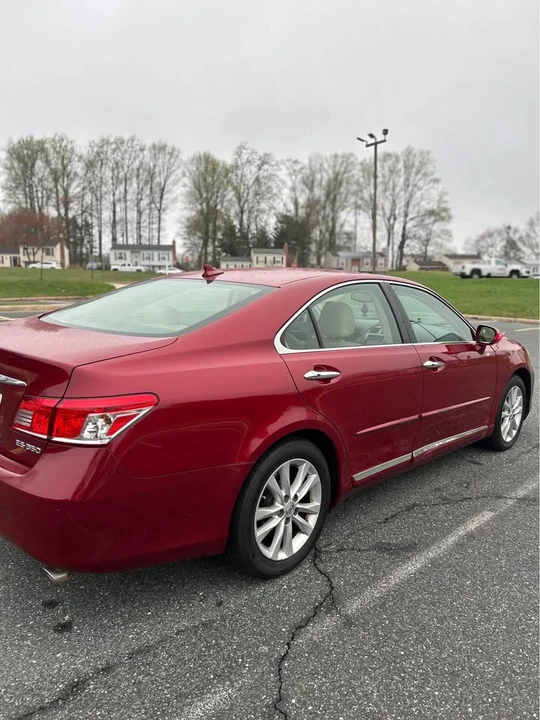 2011 Lexus ES 5th Gen - Image 6 of 11