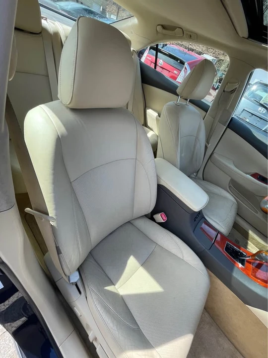 2011 Lexus ES 5th Gen - Image 15 of 17