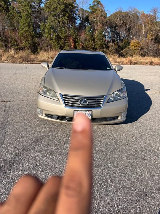 2011 Lexus ES 5th Gen - Image 3 of 5