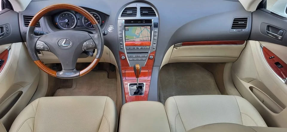 2011 Lexus ES 5th Gen - Image 9 of 20