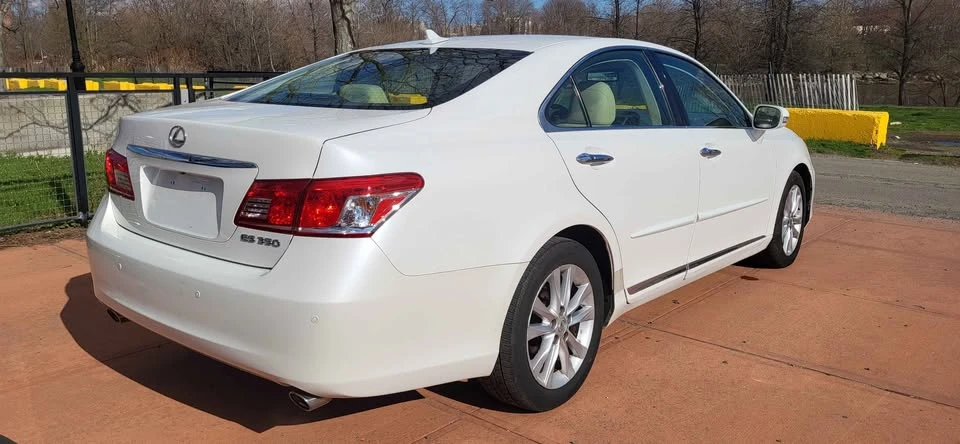 2011 Lexus ES 5th Gen - Image 6 of 20
