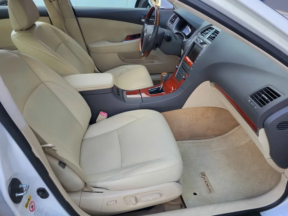 2011 Lexus ES 5th Gen - Image 17 of 20