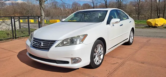 2011 Lexus ES 350 Luxury Sedan