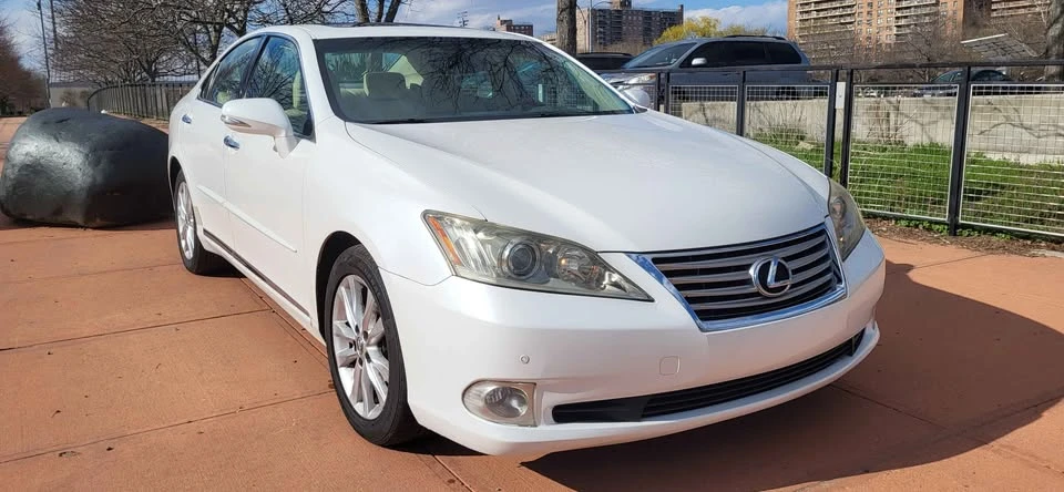 2011 Lexus ES 5th Gen - Image 4 of 20