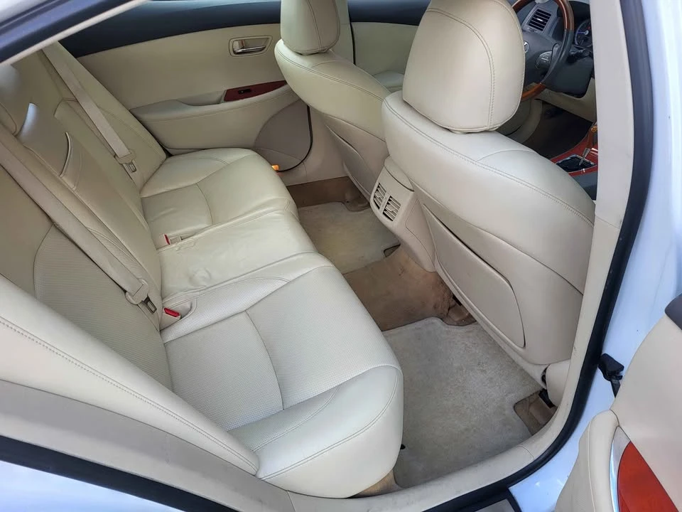 2011 Lexus ES 5th Gen - Image 18 of 20