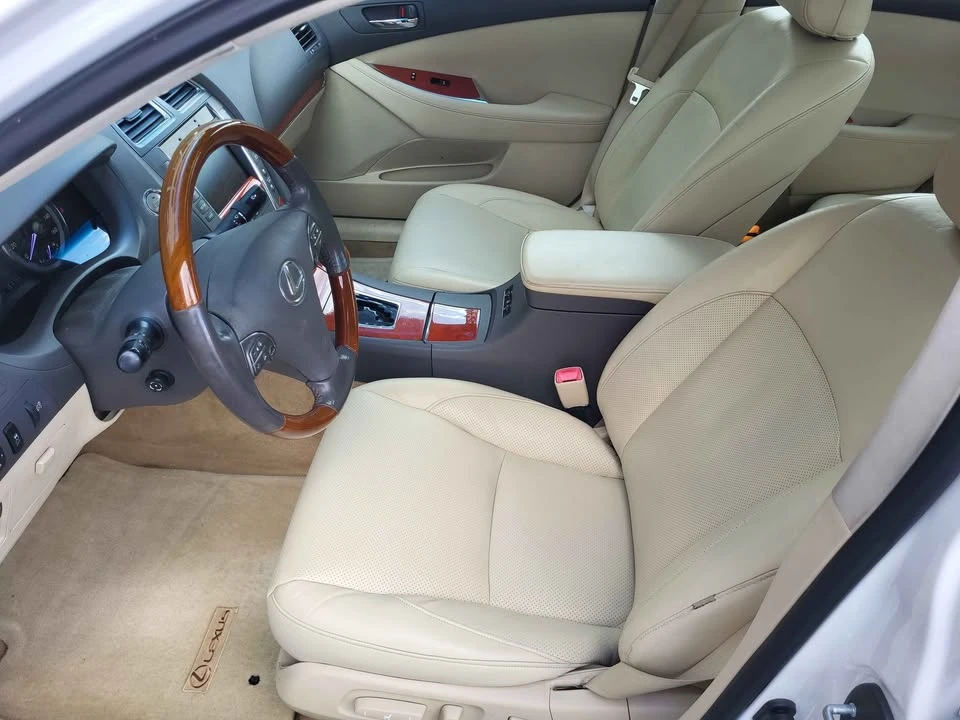 2011 Lexus ES 5th Gen - Image 15 of 20