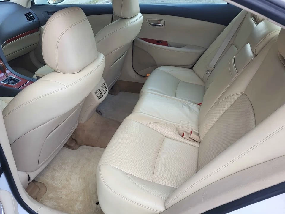 2011 Lexus ES 5th Gen - Image 19 of 20