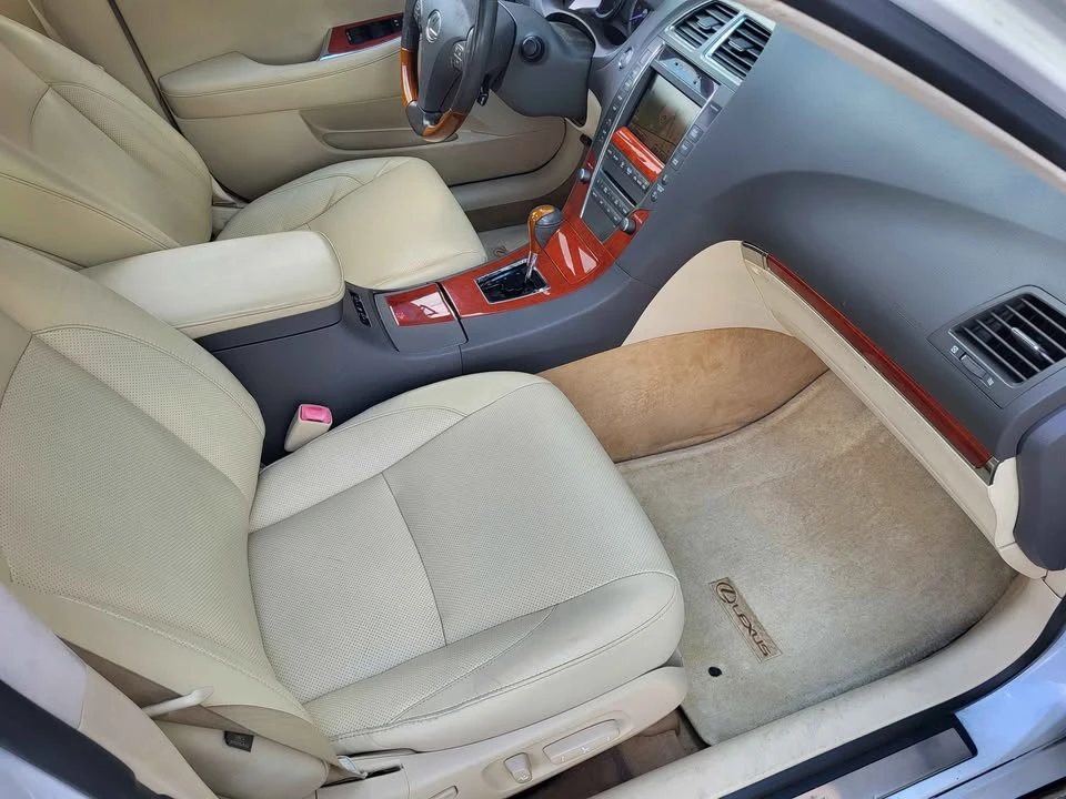 2011 Lexus ES 5th Gen - Image 16 of 20