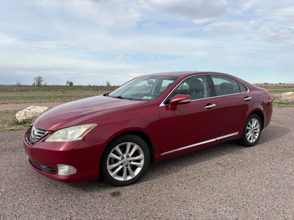 2011 Lexus ES 5th Gen - Image 11 of 20