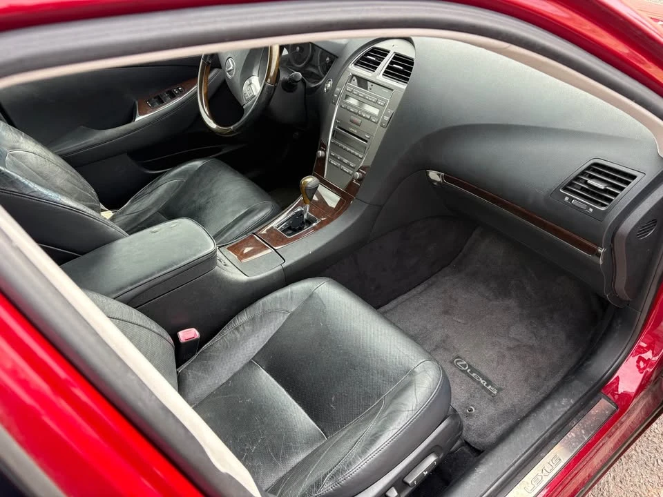 2011 Lexus ES 5th Gen - Image 4 of 20