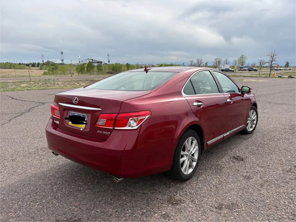 2011 Lexus ES 5th Gen - Image 19 of 20
