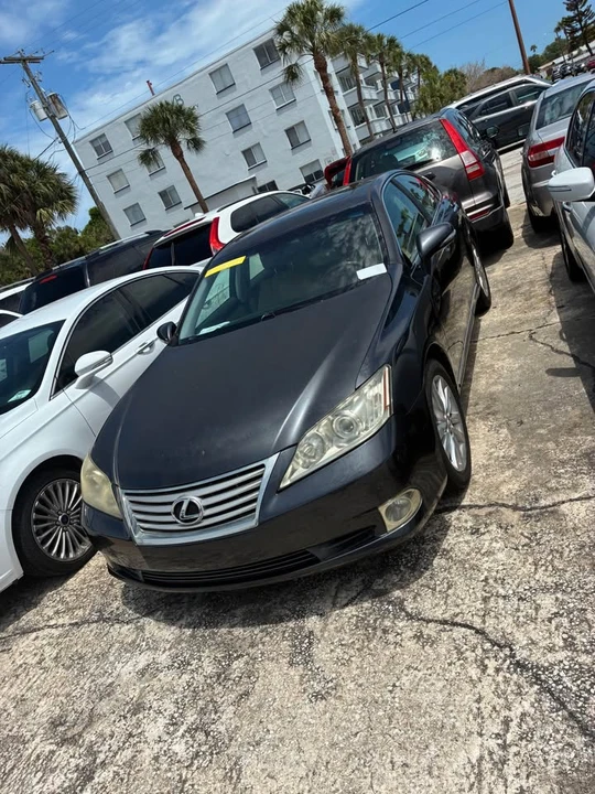 2011 Lexus ES 5th Gen - Image 2 of 4