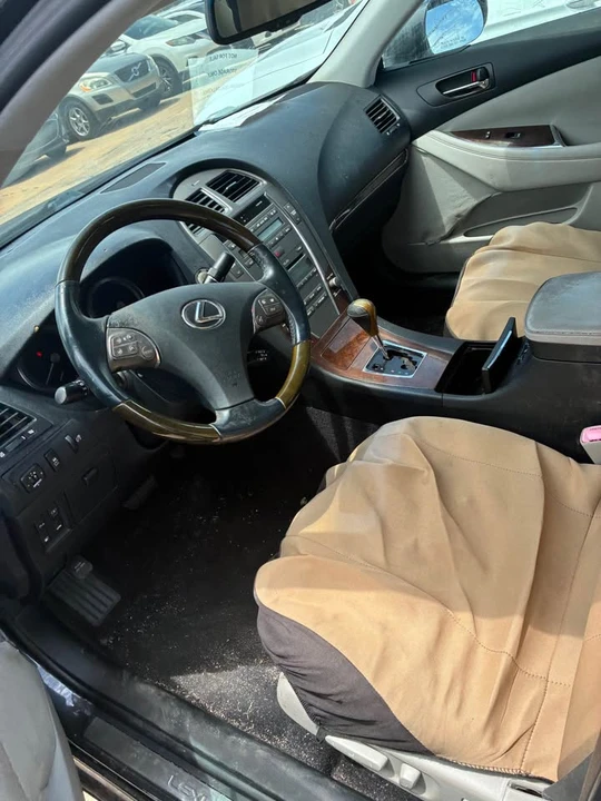 2011 Lexus ES 5th Gen - Image 3 of 4