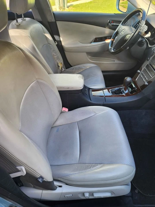 2011 Lexus ES 5th Gen - Image 10 of 13