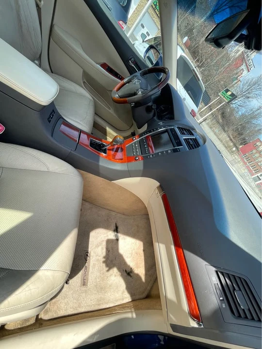 2011 Lexus ES 5th Gen - Image 19 of 20