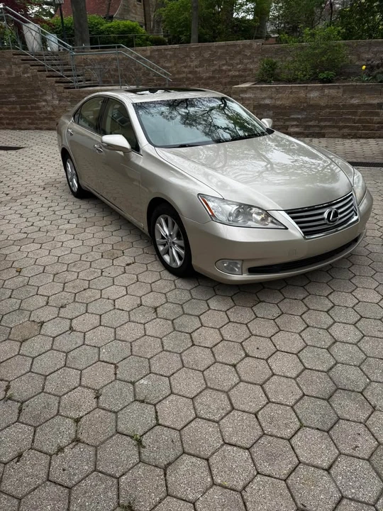 2011 Lexus ES 5th Gen - Image 6 of 14