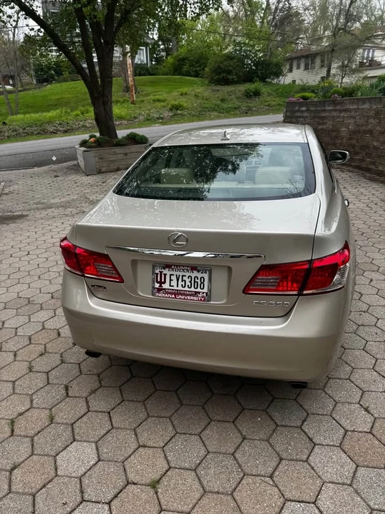 2011 Lexus ES 5th Gen - Image 13 of 14