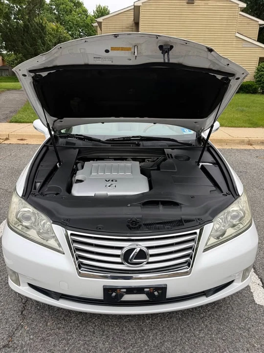 2011 Lexus ES 5th Gen - Image 14 of 17