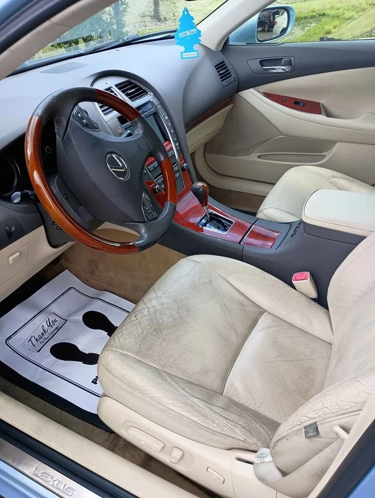 2011 Lexus ES 5th Gen - Image 5 of 8