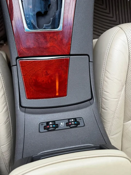 2011 Lexus ES 5th Gen - Image 10 of 14