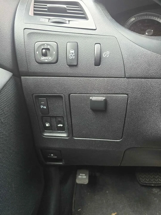2011 Lexus ES 5th Gen - Image 7 of 19