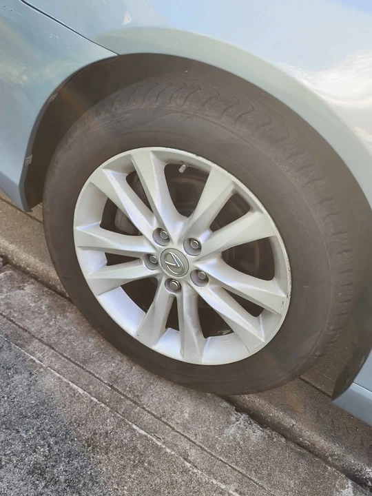 2011 Lexus ES 5th Gen - Image 13 of 13