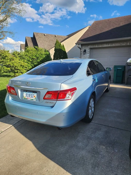 2011 Lexus ES 5th Gen - Image 5 of 13