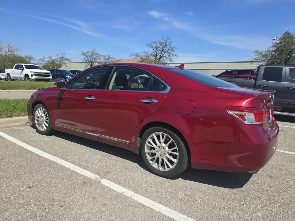 2011 Lexus ES 5th Gen - Image 3 of 19