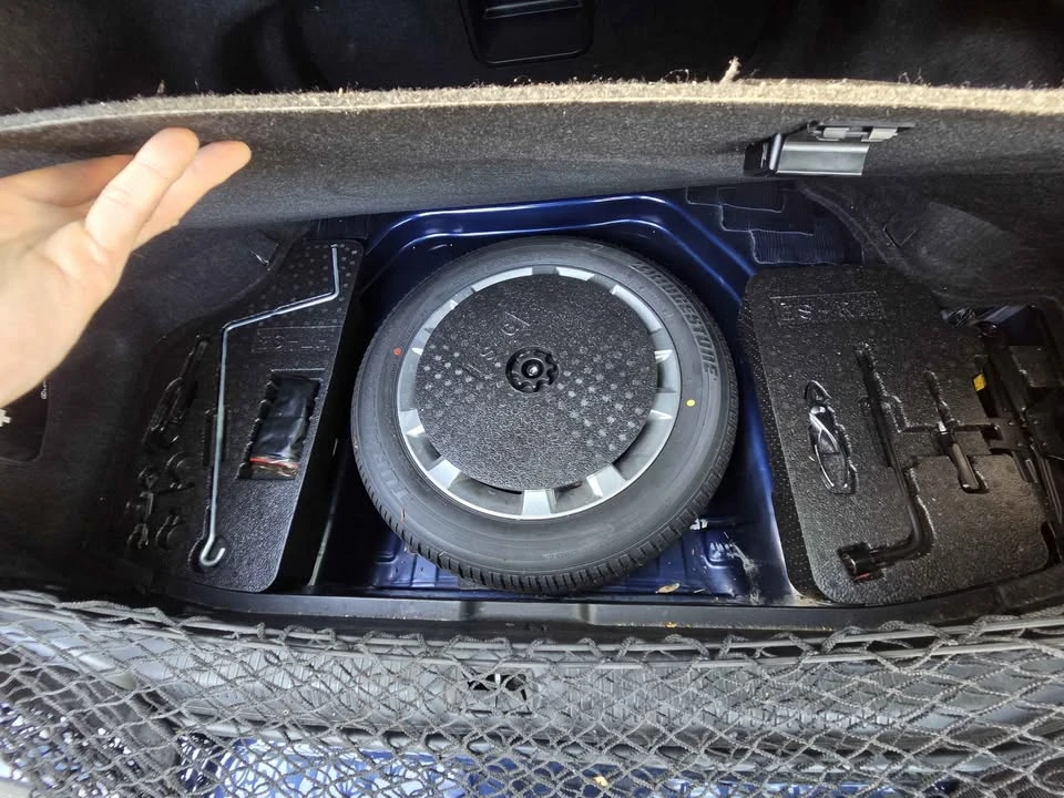 2011 Lexus ES 5th Gen - Image 14 of 14