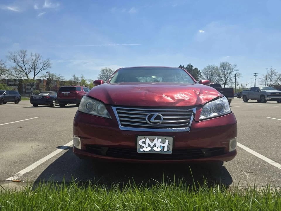 2011 Lexus ES 5th Gen - Image 5 of 19