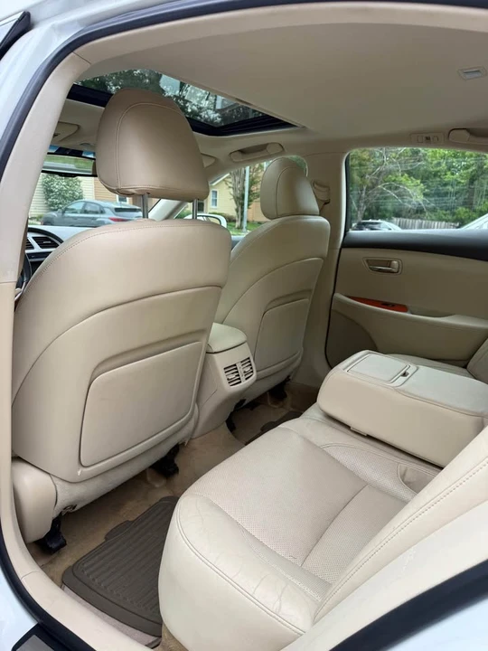 2011 Lexus ES 5th Gen - Image 5 of 17