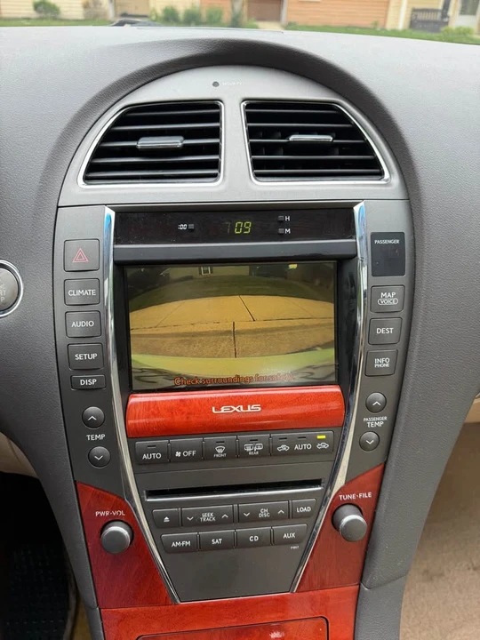 2011 Lexus ES 5th Gen - Image 16 of 17