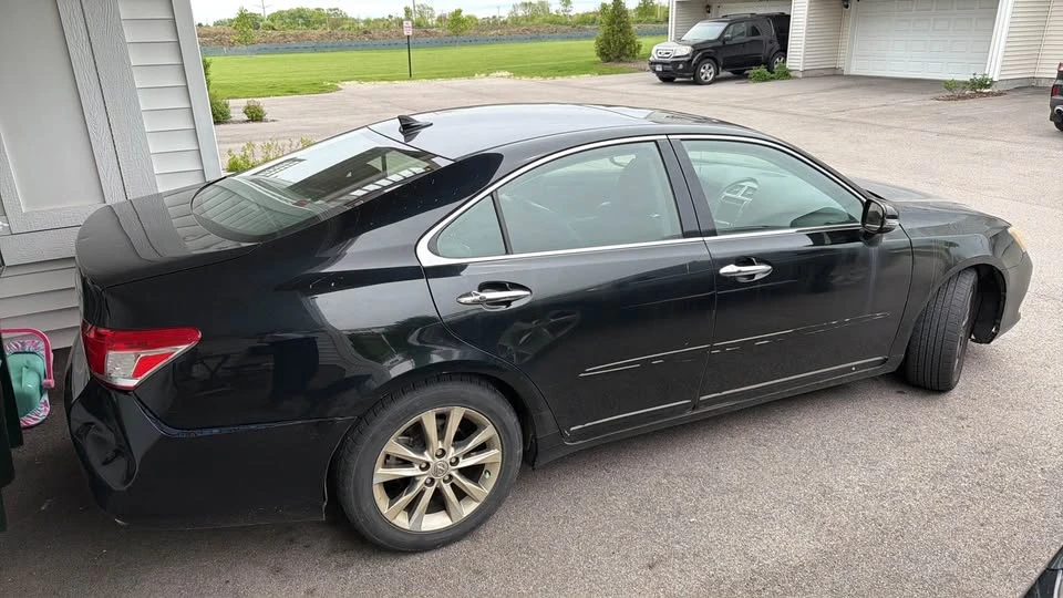 2011 Lexus ES 5th Gen - Image 4 of 6
