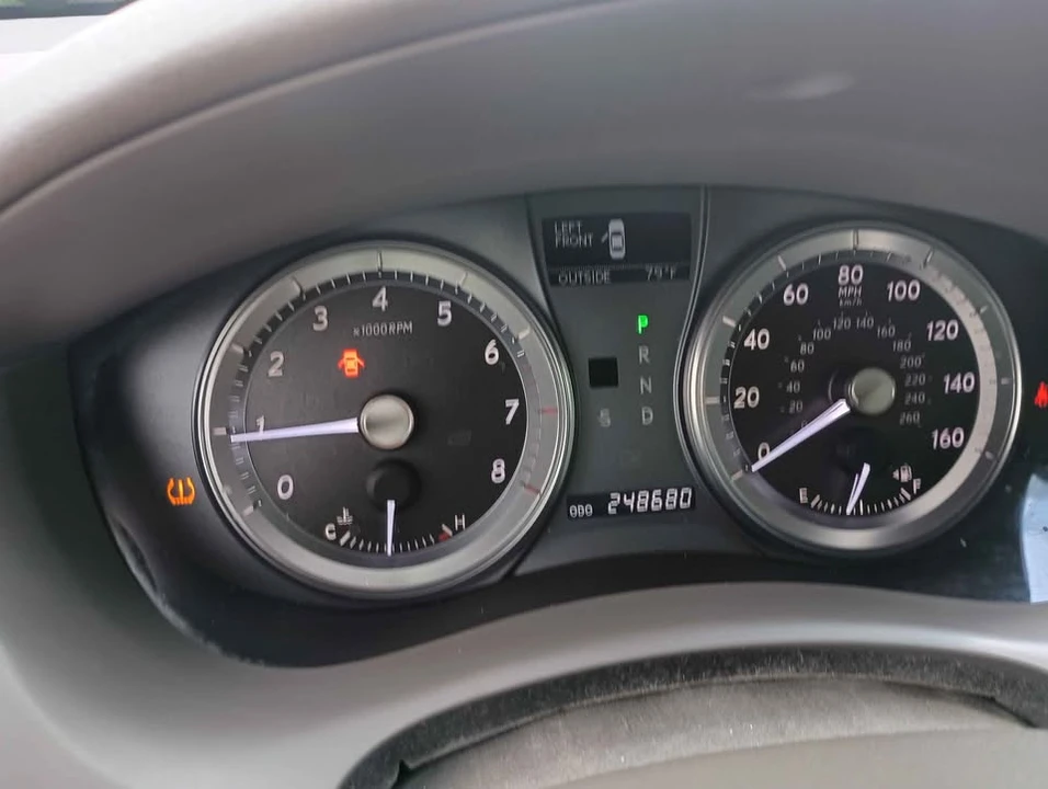 2011 Lexus ES 5th Gen - Image 6 of 8