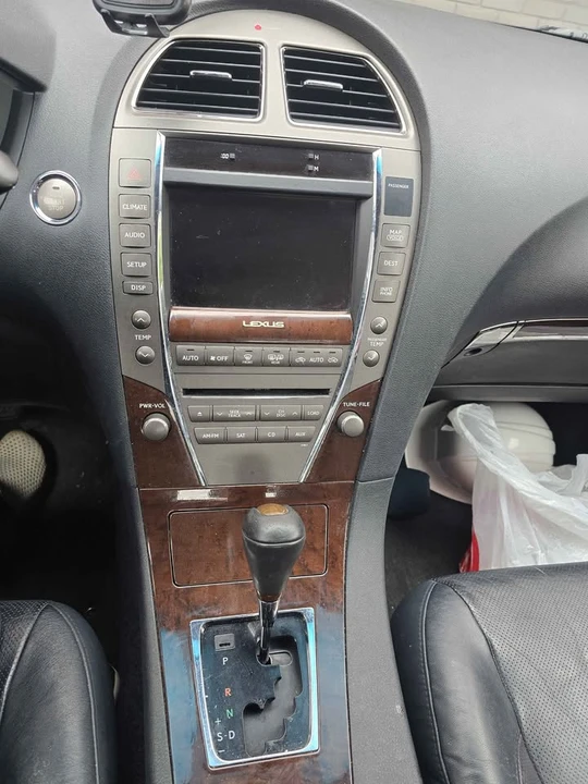 2011 Lexus ES 5th Gen - Image 8 of 19