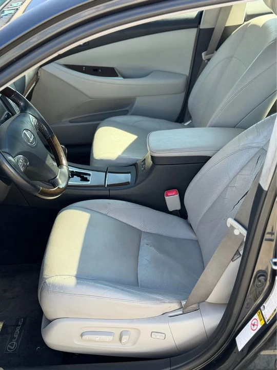 2011 Lexus ES 5th Gen - Image 9 of 12